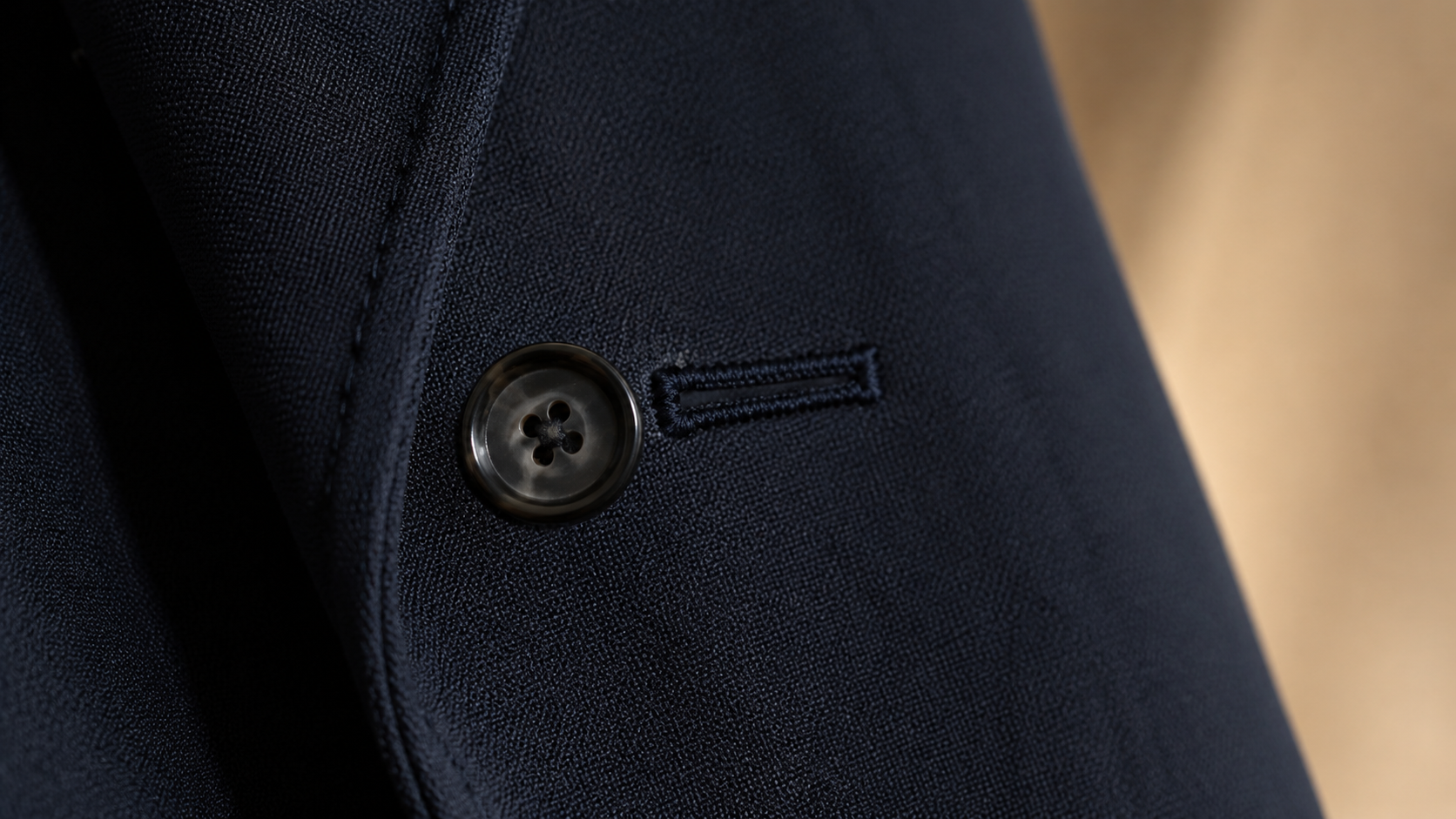 Détail de boutons, fermeture et doublure